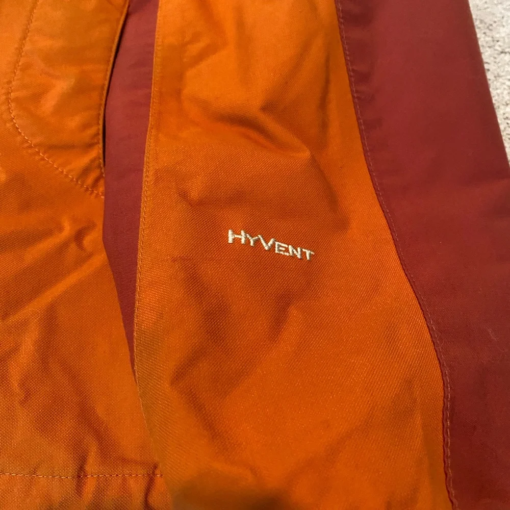 The North Face Hyvent shell and zip out down liner - Picture 2 of 7